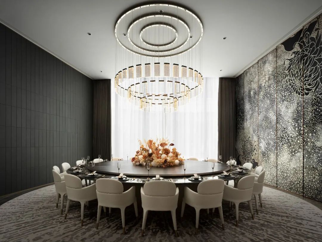 金屬的大氣磅礴，質(zhì)感滿(mǎn)分