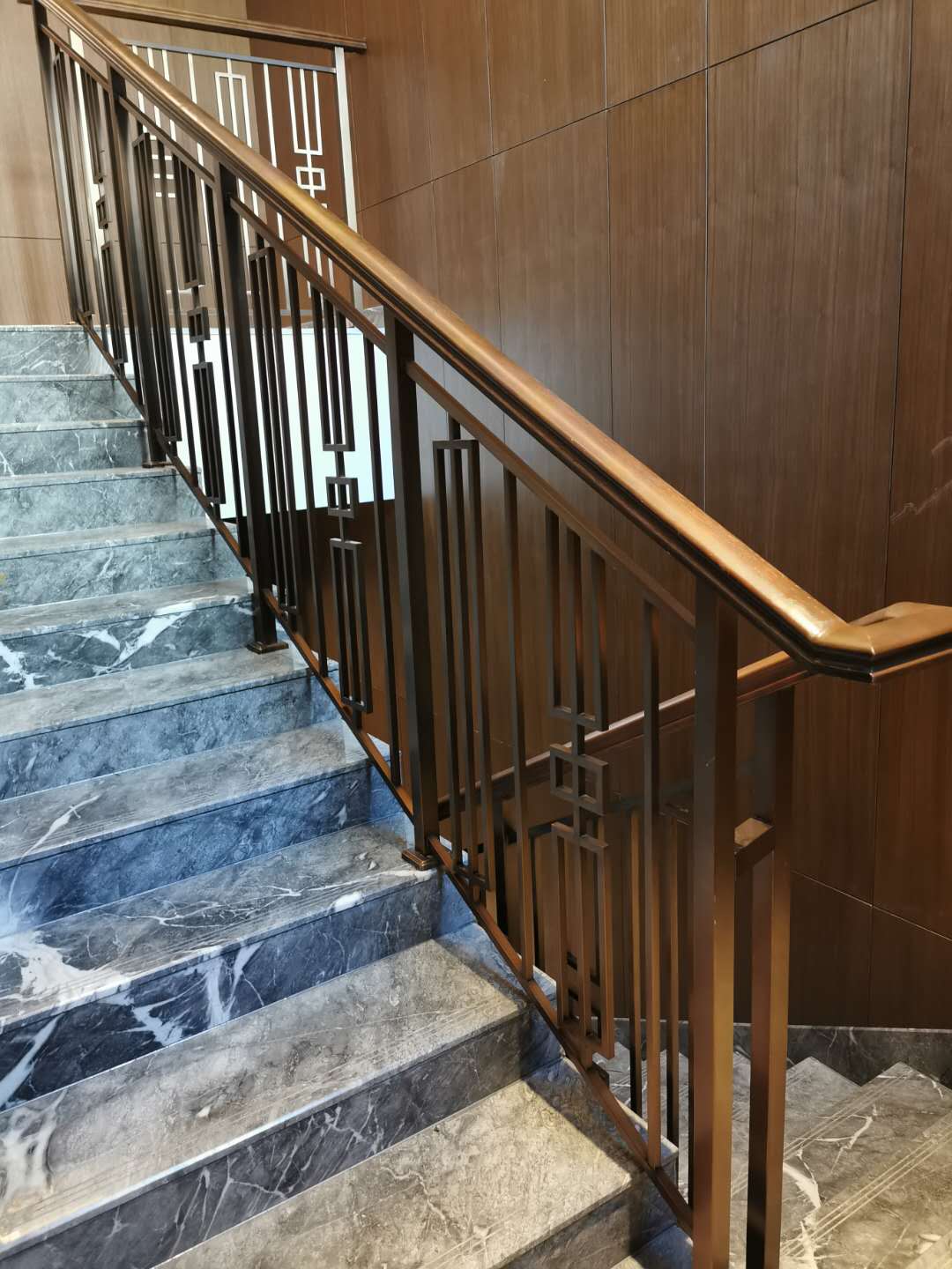 優(yōu)質(zhì)別墅不銹鋼樓梯扶手 優(yōu)質(zhì)別墅不銹鋼樓梯扶手