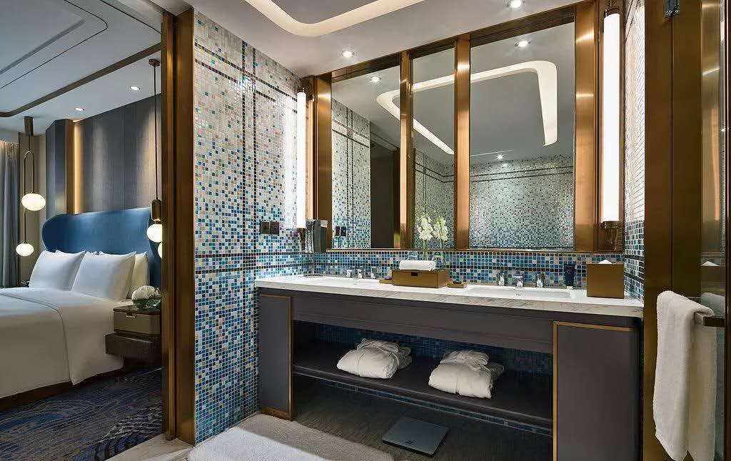 衛(wèi)浴室不銹鋼鏡子 衛(wèi)浴室不銹鋼鏡子