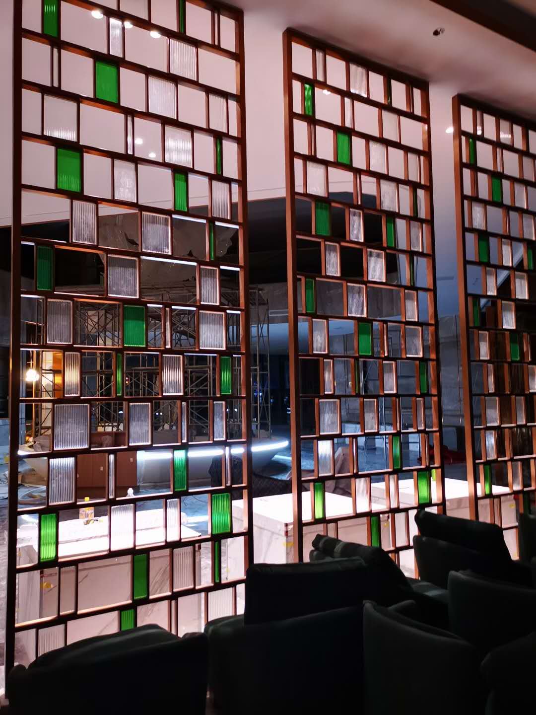 高檔餐廳不銹鋼屏風(fēng)隔斷 高檔餐廳不銹鋼屏風(fēng)隔斷