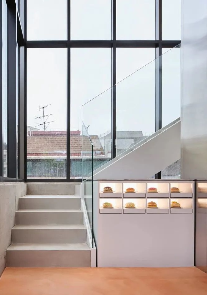 空間敘述 | 銀色為主的不銹鋼裝飾 空間敘述 | 銀色為主的不銹鋼裝飾