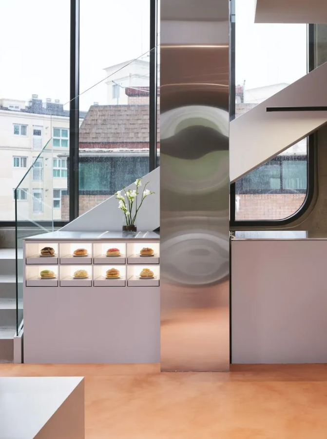 空間敘述 | 銀色為主的不銹鋼裝飾 空間敘述 | 銀色為主的不銹鋼裝飾