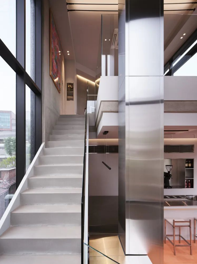 空間敘述 | 銀色為主的不銹鋼裝飾 空間敘述 | 銀色為主的不銹鋼裝飾