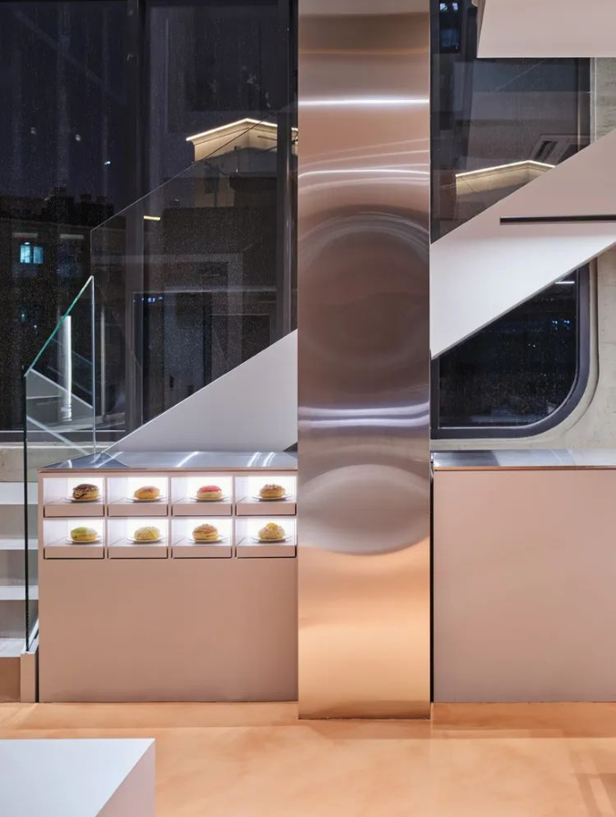 空間敘述 | 銀色為主的不銹鋼裝飾 空間敘述 | 銀色為主的不銹鋼裝飾