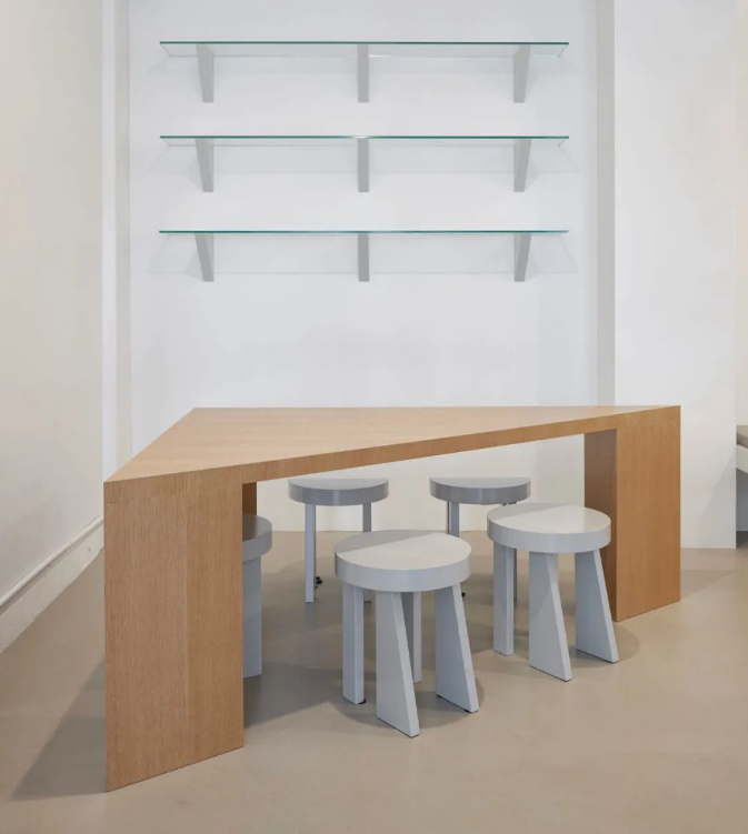 空間敘述 | 銀色為主的不銹鋼裝飾 空間敘述 | 銀色為主的不銹鋼裝飾